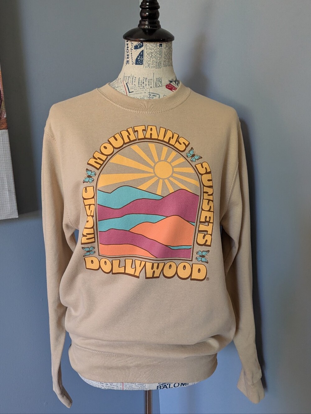 Dollywood Crewneck Sweatshirt